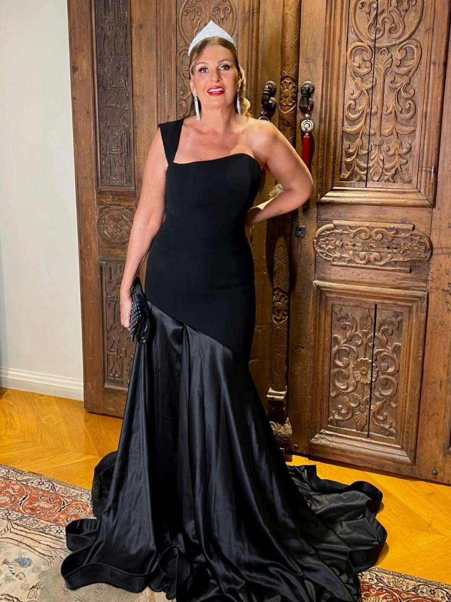 يسرا - Youssra - وسام جوقة الشرف الوطني الفرنسي - Chevalier de l’Ordre national de la Légion d’Honneur - السفارة الفرنسية في القاهرة - Éric Chevallier - تكريم يسرا - السينما المصرية - نجمات مصر - الفن العربي