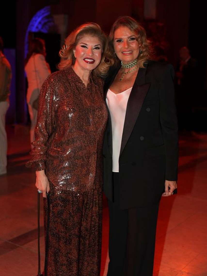 يسرا - Youssra - وسام جوقة الشرف الوطني الفرنسي - Chevalier de l’Ordre national de la Légion d’Honneur - السفارة الفرنسية في القاهرة - Éric Chevallier - تكريم يسرا - السينما المصرية - نجمات مصر - الفن العربي