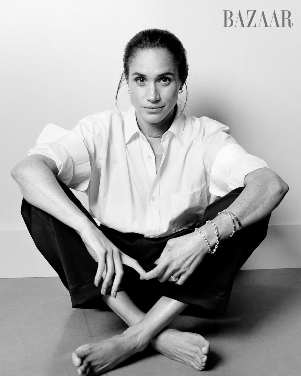 ميغان ماركل بلوك بالأبيض والأسود من Celine