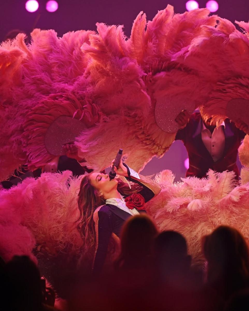 جينيفر لوبيز Jennifer Lopez - Up All Night residency - لاس فيغاس Las Vegas حفلات - Caesars Palace قصر قيصر - The Colosseum ذا كولوسيوم - جا رول Ja Rule - بن أفليك Ben Affleck - حفلات فيغاس 2025 - عروض موسيقية عالمية - أخبار هوليوود Hollywood news