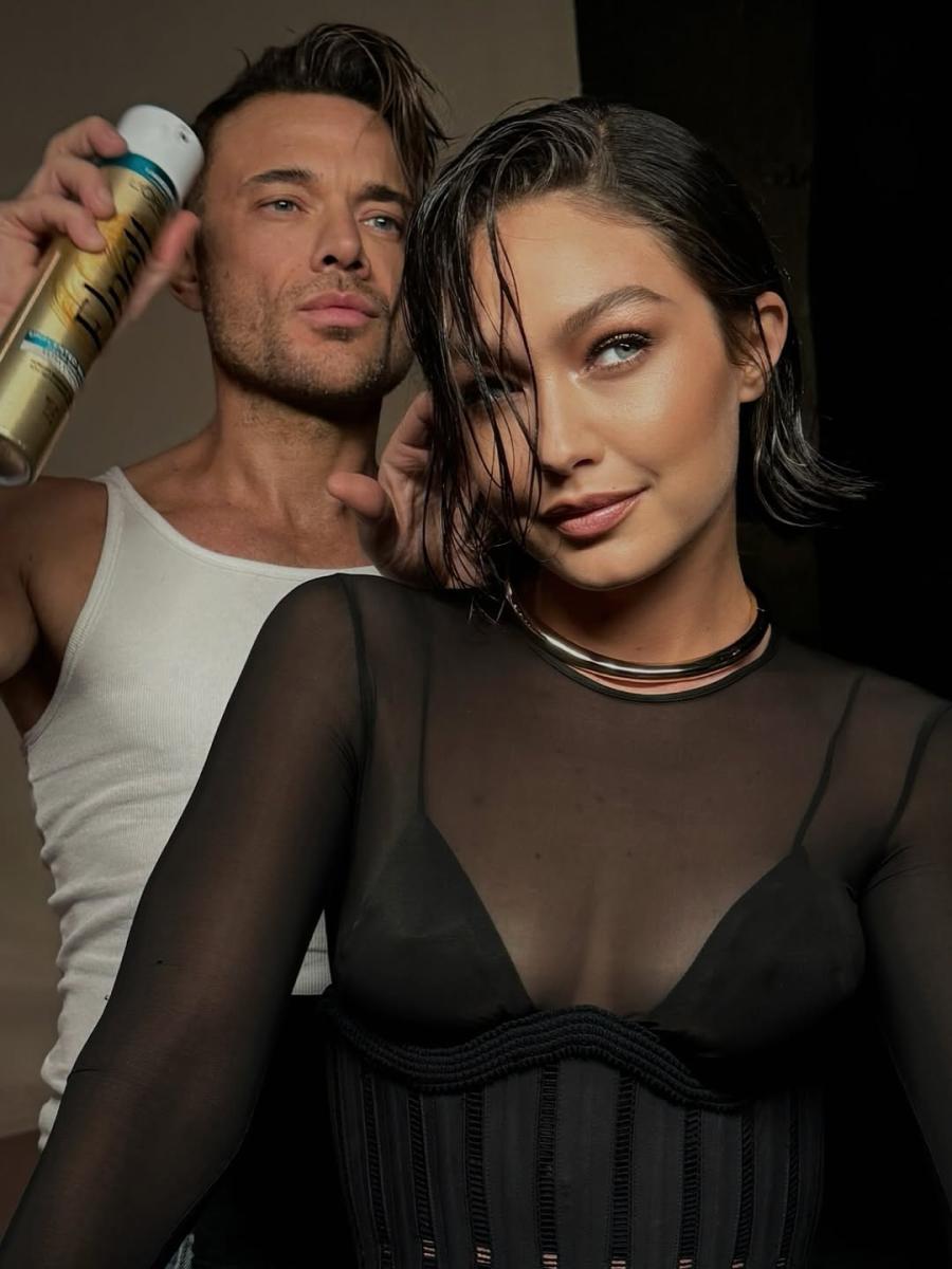 جيجي حديد تتخلى عن الأشقر وتظهر بشعر أسود داكن 