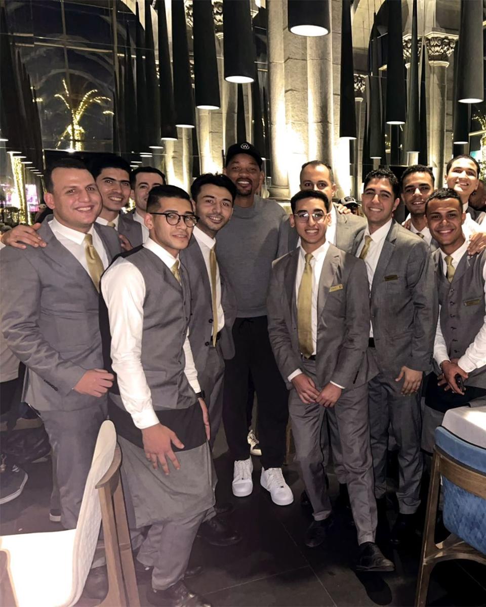 ويل سميث في مصر - Will Smith Egypt - أهرامات الجيزة - Giza Pyramids - الهرم الأكبر خوفو - Great Pyramid of Khufu - زيارة المشاهير إلى مصر - سياحة النجوم في مصر - الحضارة المصرية القديمة - المجلس الأعلى للآثار - Giza Plateau - نجوم هوليوود في مصر