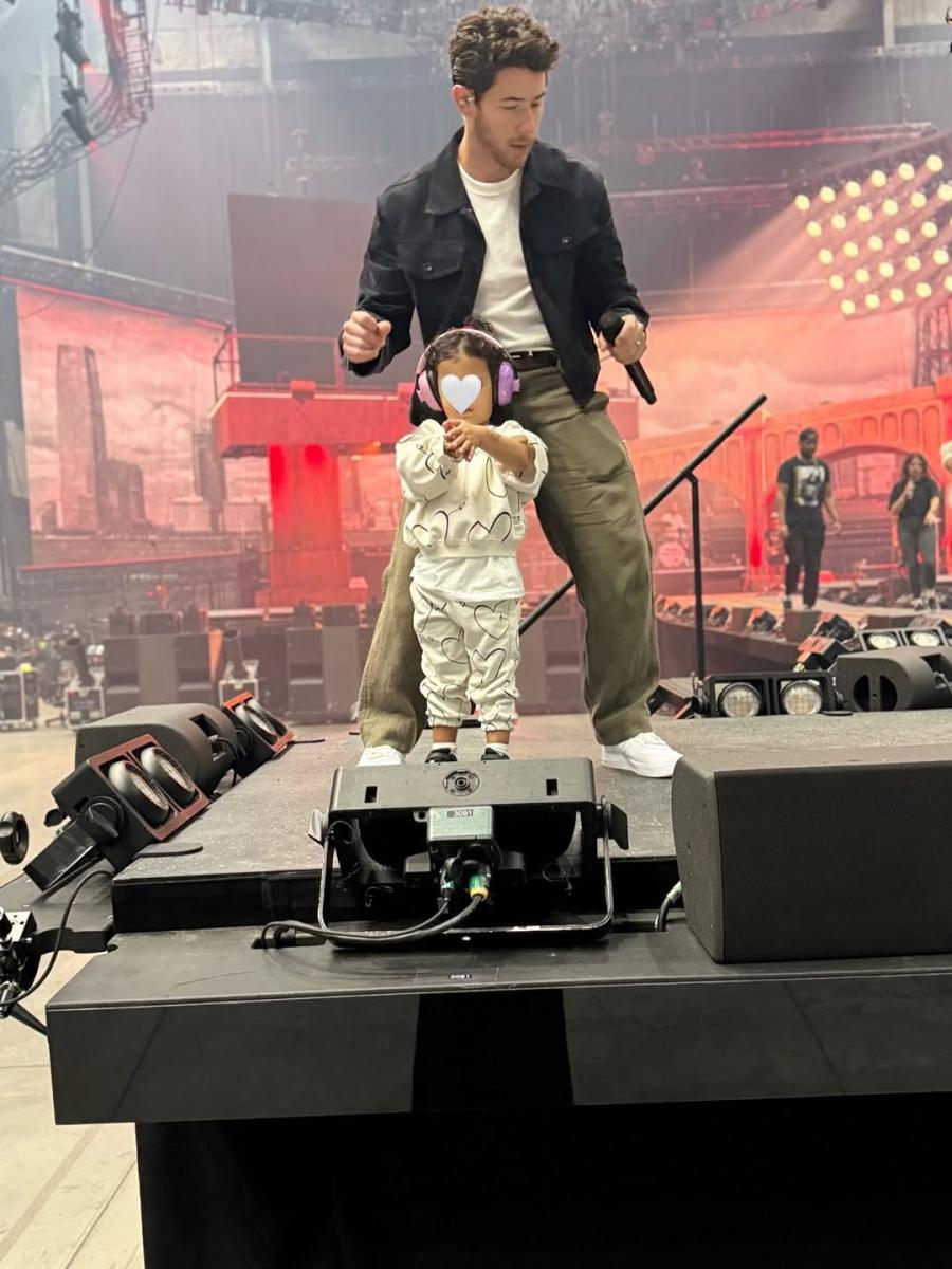 بريانكا شوبرا Priyanka Chopra - نيك جوناس Nick Jonas - مالتي ماري Malti Marie - جوناس براذرز Jonas Brothers - جولة جوناس براذرز 2025 - MetLife Stadium - Citizens Bank Park - Dodger Stadium - Rogers Centre - Wrigley Field - Globe Life Field - جولات موسيقية عالمية - حفلات هوليوود - أخبار المشاهير - PEOPLE Magazine - Love You to Heaven - أخبار بريانكا شوبرا - صور بريانكا شوبرا وعائلتها - نيك جوناس وابنته - كواليس حفلات جوناس براذرز