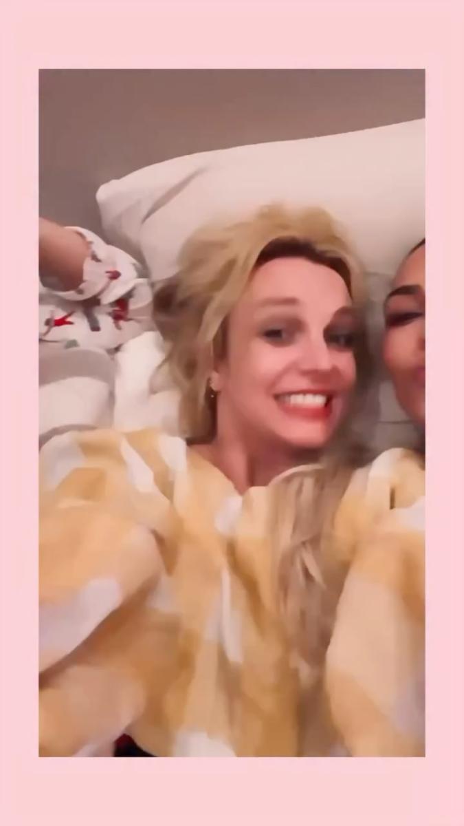 بريتني سبيرز Britney Spears - كيم كارداشيان Kim Kardashian - كلوي كارداشيان Khloé Kardashian - كالاباساس Calabasas - لوس أنجلوس Los Angeles - ترو طومسون True Thompson - شيكاغو ويست Chicago West - كيفن فيدرلاين Kevin Federline - كيد هادسون Cade Hudson - إنستغرام Instagram - Framing Britney Spears - You Thought You Knew - كارداشيان إنستغرام - سهرة بريتني وكيم - أخبار هوليوود - ET بالعربي style