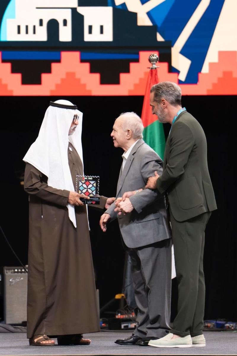 أسعد فضة - ياسر العظمة - تكريم الفنانين السوريين - الجالية السورية في الإمارات - الإمارات تحب سوريا - الشيخ نهيان بن مبارك - التراث السوري - الثقافة السورية - إكسبو دبي - فعاليات دبي - الفن السوري - الدراما السورية - العلاقات الإماراتية السورية - ماج القابضة - مجموعة سنكري - التراث والفنون السورية