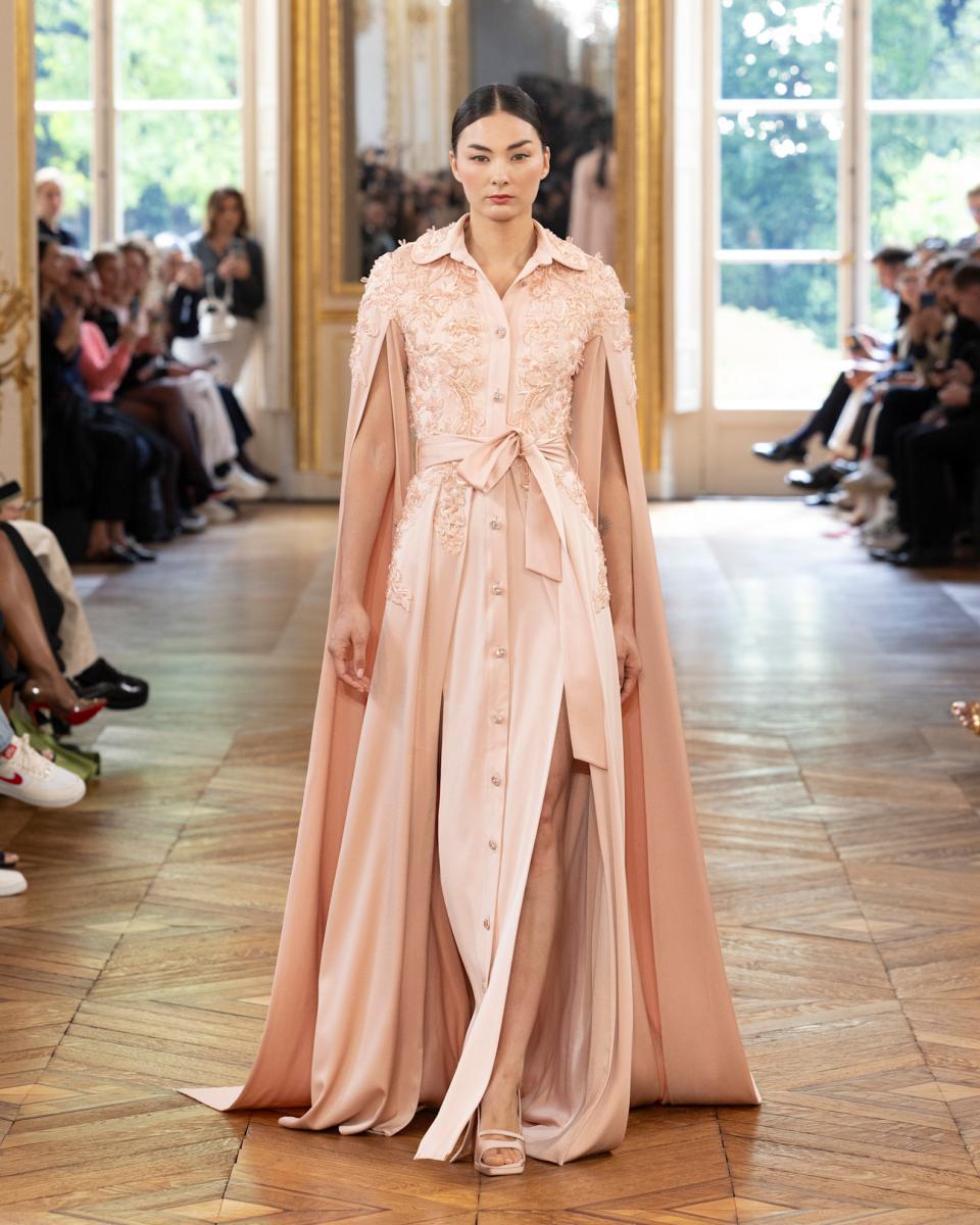 طوني ورد الأزياء الراقية خريف وشتاء 2025 - 2026 