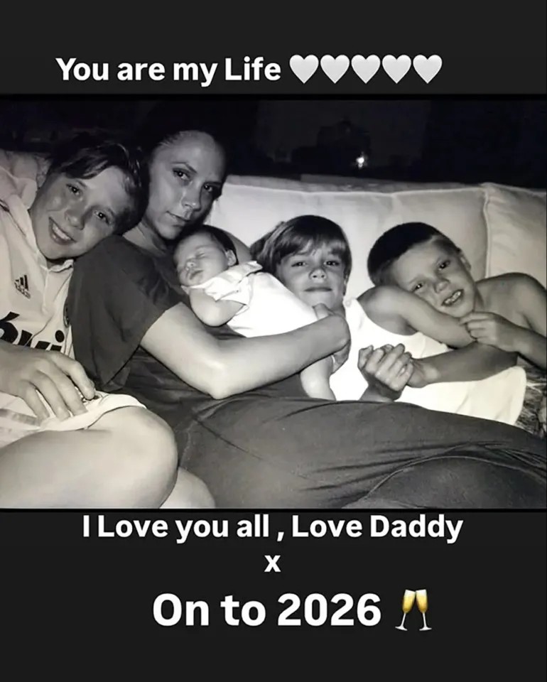 فيكتوريا بيكهام Victoria Beckham - ديفيد بيكهام David Beckham - بروكلين بيكهام Brooklyn Beckham - روميو بيكهام Romeo Beckham - عائلة بيكهام - خلاف عائلة بيكهام - نيكولا بيلتز Nicola Peltz - إنستغرام المشاهير - أخبار هوليوود 2026 - Spice Girls - David Beckham knighthood - Beckham family drama