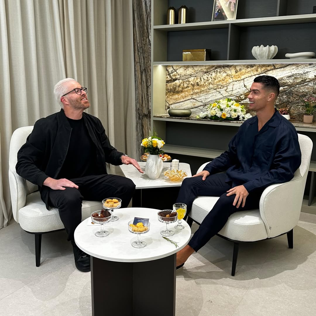 كريستيانو رونالدو - Cristiano Ronaldo - MBC LOUD FM - زياد حمزة - بايرن كوك - Byron Cook - برنامج ذا بايرن كوك شو - The Byron Cook Show - البحر الأحمر - مشاريع رونالدو في السعودية - نادي النصر - Gerard Butler - Morgan Freeman - Rita Hayek - Thierry Henry - Gökmen Akdoğan