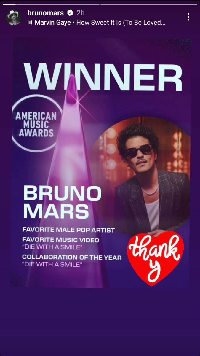 حفل توزيع جوائز الموسيقى الأمريكية American Music Awards 2025 - بيلي إيليش Billie Eilish - تايلور سويفت Taylor Swift - باد باني Bad Bunny - سابرينا كاربنتر Sabrina Carpenter - دوا ليبا Dua Lipa - أوليفيا رودريغو Olivia Rodrigo - ذا ويكند The Weeknd - جاستن بيبر Justin Bieber - Doja Cat - نيكي ميناج Nicki Minaj - مورغان والين Morgan Wallen - لايني ويلسون Lainey Wilson - Ice Spice - نيوجينز NewJeans - كارا ديليفين Cara Delevingne - جيني BLACKPINK Jennie - كلووي بيلي Chloe Bailey - ريما ريهاب Rema Rehab - إيما مايرز Emma Myers - تايلور زكربروك Taylor Zakhar Perez - AMA 2025 Red Carpet - جوائز الموسيقى العالمية - نجوم حفل AMA - إطلالات AMA 2025 - النجوم في AMA - إطلالات المشاهير على السجادة الحمراء AMA 2025