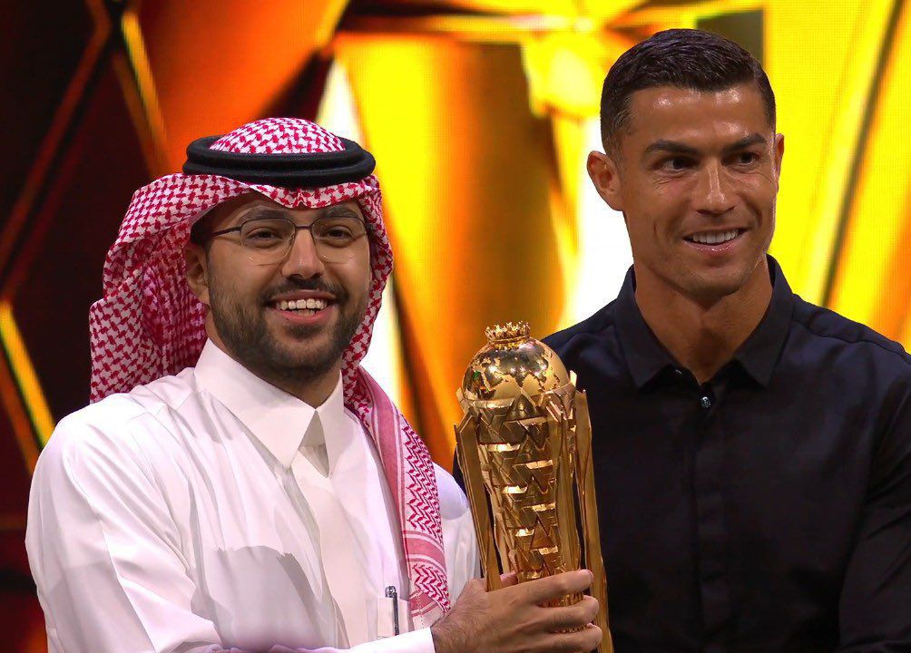 الأمير محمد بن سلمان والأمير الحسين ورونالدو  في ختام كأس العالم للرياضات الإلكترونية