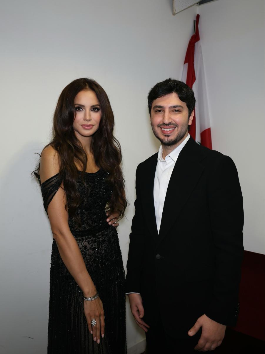 آمال ماهر مع محمد فضل شاكر من كواليس حفل الموريكس دور 2025