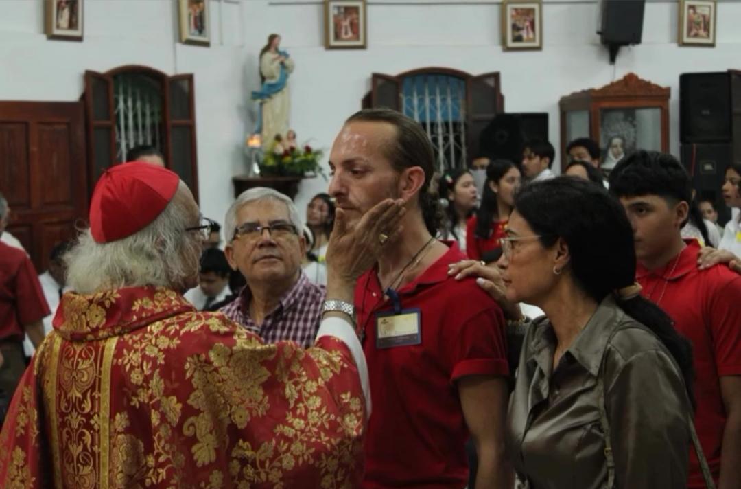 أويس مخللاتي - Owais Mokhallati - أويس مخللاتي العمادة - فيديو أويس مخللاتي الكنيسة - ديانة أويس مخللاتي - صخر الهيبة - الهيبة Owais - تغيير الديانة - أخبار المشاهير سوريا - سوشيال ميديا مشاهير