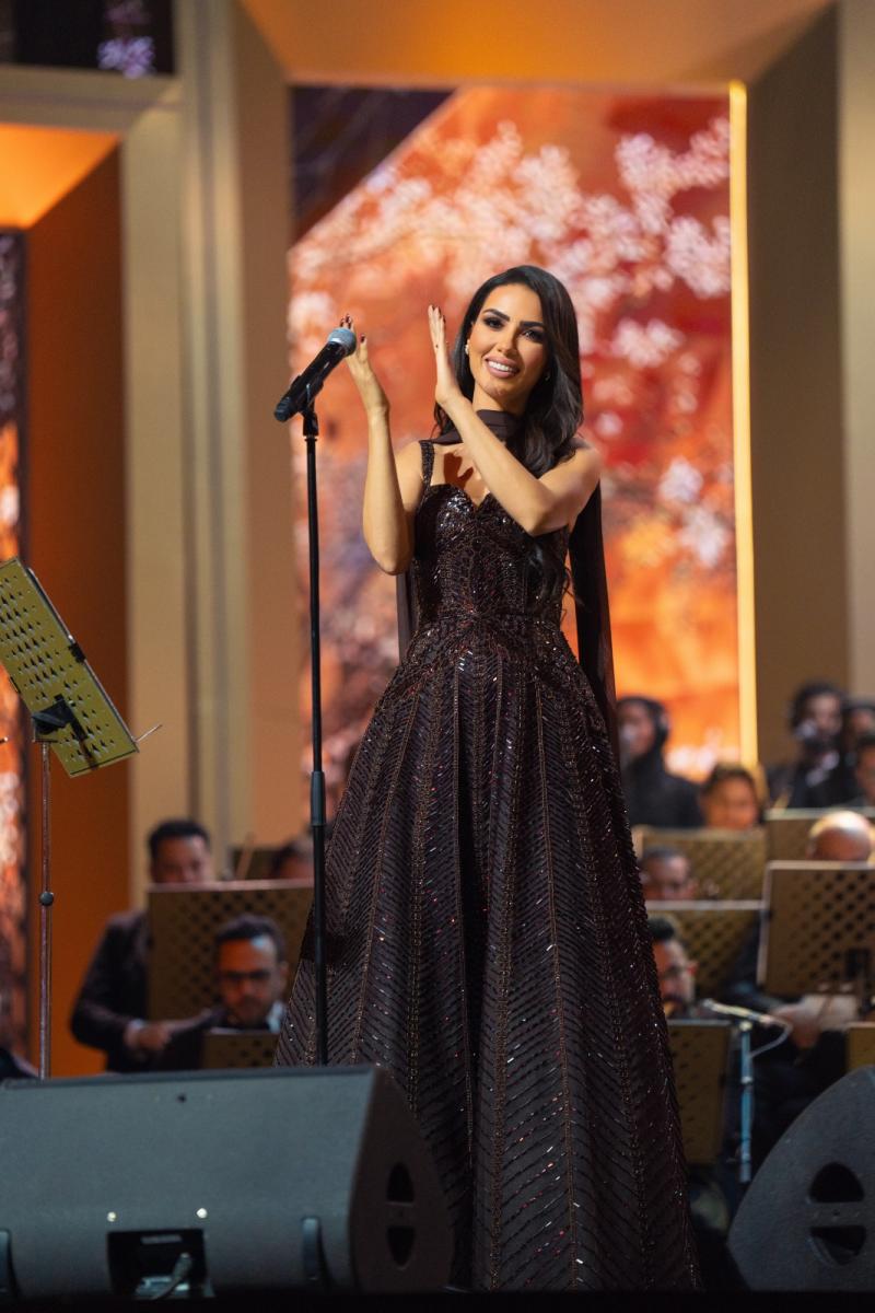 شيماء هلالي بفستان مطرز من إيلي صعب في دار الأوبرا المصرية