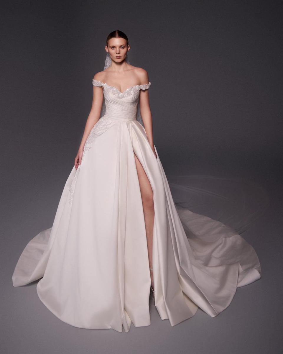 نجا سعادة يطلق مجموعة فساتين زفاف 2026 بعنوان Eternal Vow