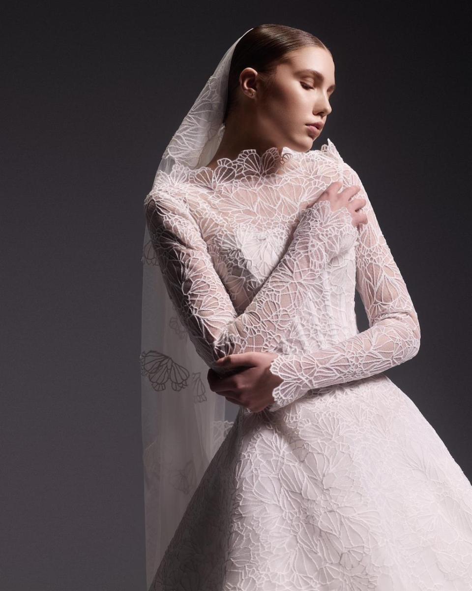 نجا سعادة يطلق مجموعة فساتين زفاف 2026 بعنوان Eternal Vow