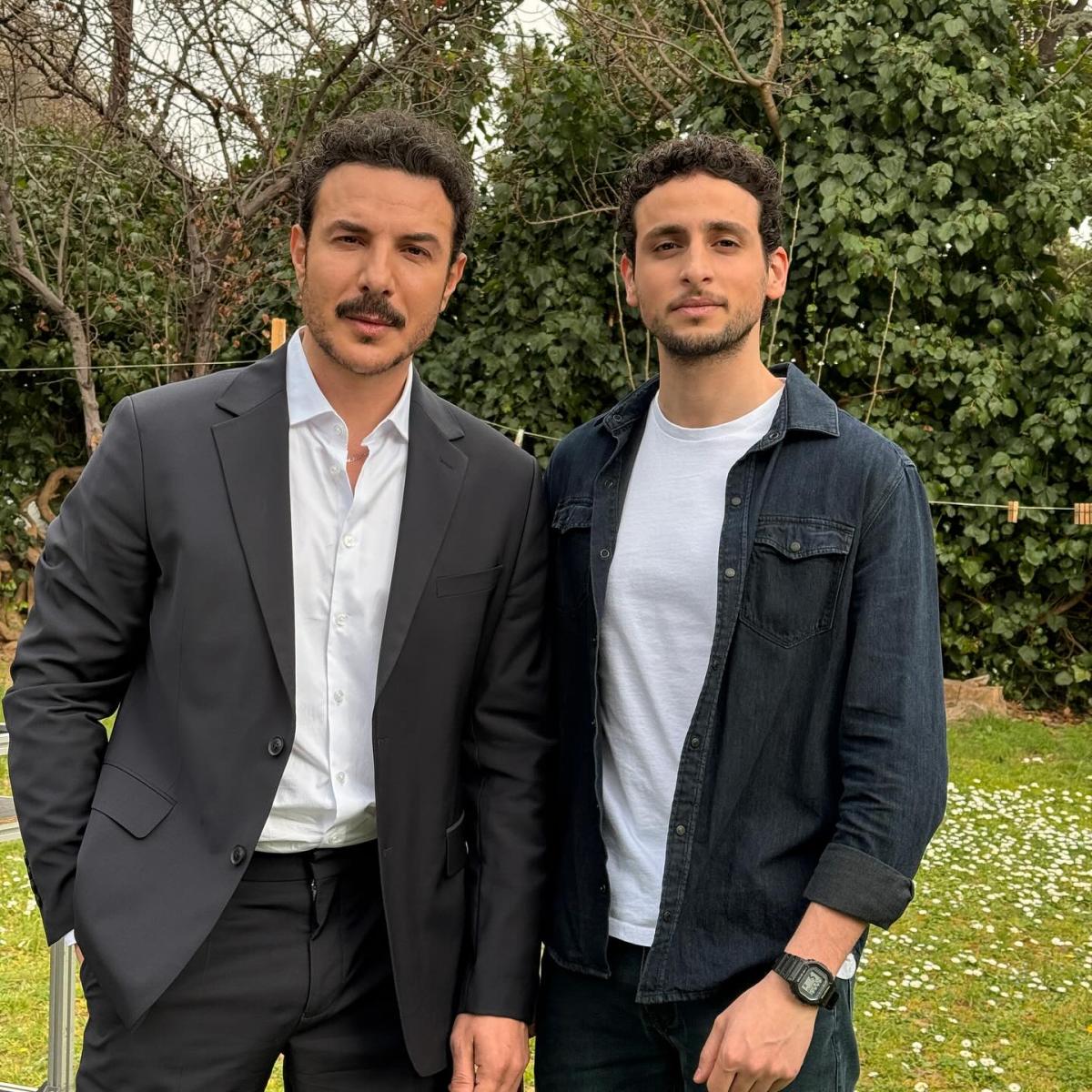 ورد عجيب في مسلسل آسر