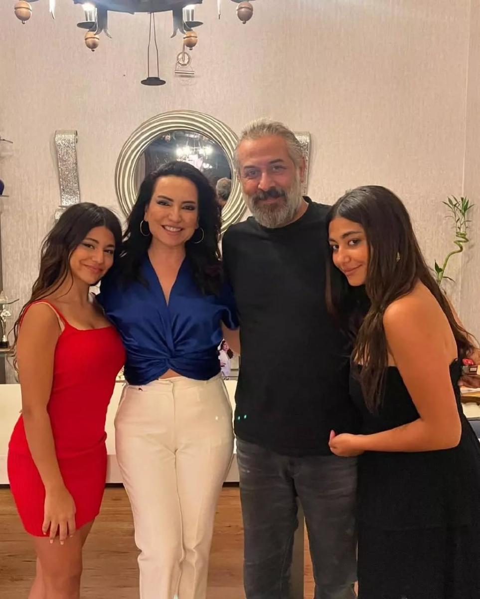 مريم عمايري و عائلتها
