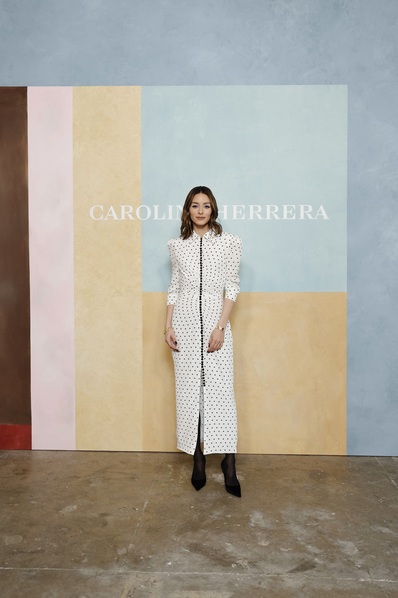 أوليفيا باليرمو… البولكا دوتس البيضاء