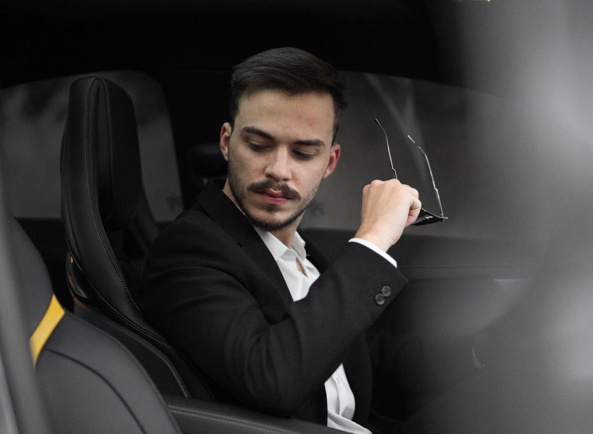 سيلاوي متهم بازدراء الدين الإسلامي و والده يتبرأ منه  