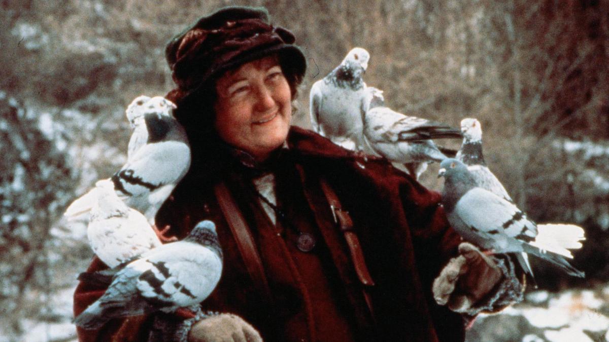 بريندا فريكر - Brenda Fricker - وفاة بريندا فريكر - Brenda Fricker death - Home Alone 2 - وحيد في المنزل 2 - Home Alone 2 Lost in New York - سيدة الحمام - Pigeon Lady - My Left Foot - دانيال داي لويس Daniel Day-Lewis - جائزة الأوسكار Academy Awards - Casualty BBC - BBC - Central Park - سنترال بارك - Piers Morgan - بيرس مورغان - أخبار هوليوود - نجوم هوليوود - ممثلة أيرلندية - Oscar winner - Brenda Fricker Home Alone 2 - Brenda Fricker Oscar - وفاة نجمة Home Alone 2 - أفلام الكريسماس - Hollywood News - ET بالعربي