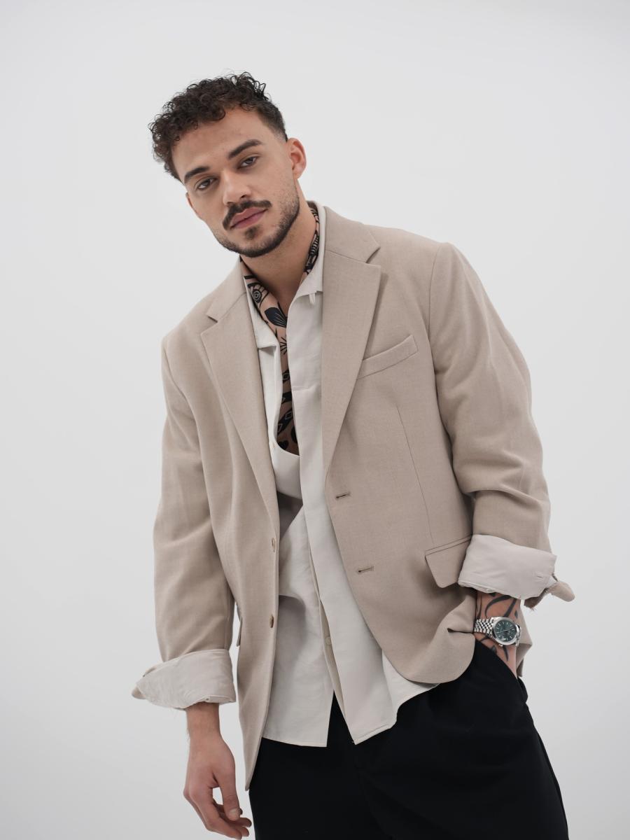 سيلاوي متهم بازدراء الدين الإسلامي و والده يتبرأ منه  