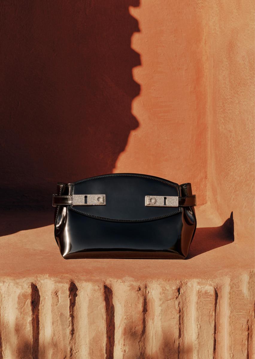 إطلالات رمضانية مستوحاة من الضوء والصمت مع فيراغامو