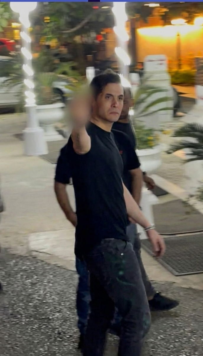 أمير عيد - كايروكي - عزاء والد طليقة أمير عيد - نقابة المهن الموسيقية - طارق مرتضى - مصطفى كامل - جدل أمير عيد