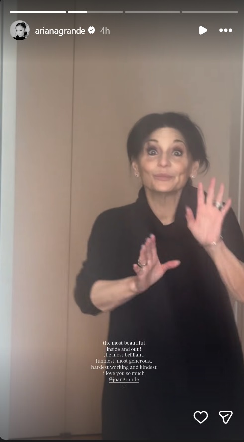 عيد الأم 2026 - هوليوود - بوليوود - تركيا - كريس جينر Kris Jenner - كيم Kim كارداشيان - كورتني Kourtney كارداشيان - كلوي Khloé كارداشيان - كيندال Kendall جينر - كايلي Kylie جينر - تيش سايروس Tish Cyrus - ميلي Miley Cyrus - نيكول كيدمان Nicole Kidman - غوينيث بالترو Gwyneth Paltrow - ديمي مور Demi Moore - بينك Pink - سلمان خان Salman Khan - ساندرا بولوك Sandra Bullock - أريانا غراندي Ariana Grande - بارش أردوج Barış Arduç - توبا بويكوستون Tuba Büyüküstün - جاستن تمبرليك Justin Timberlake - ريز ويذرسبون Reese Witherspoon - أثيا شيتي Athiya Shetty - كيارا أدفاني Kiara Advani - أول عيد أم - Celebrities Mother's Day - momager - رسائل حب للأمهات - صور النجوم مع أمهاتهم