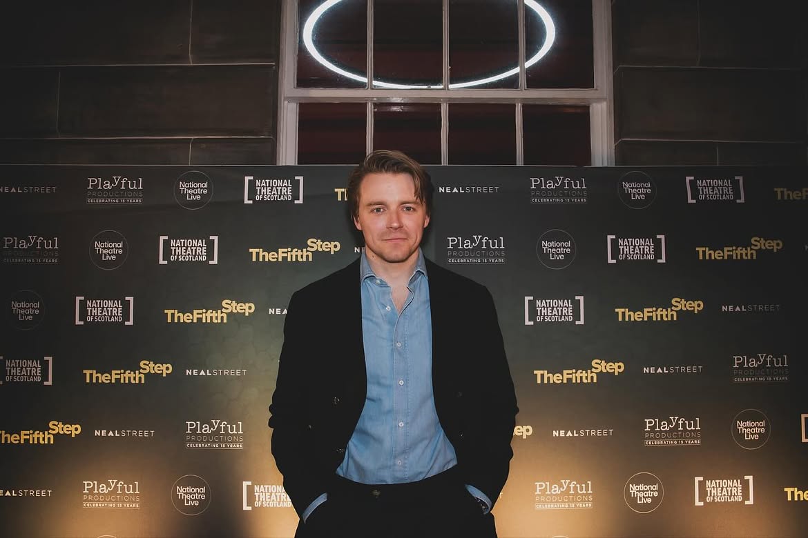 جيمس بوند الجديد - James Bond - جيمس بوند - James Bond 007 - غاري أولدمان - Gary Oldman - جاك لودن - Jack Lowden - دانيال كريغ - Daniel Craig - خليفة دانيال كريغ - الممثل الجديد لجيمس بوند - من هو جيمس بوند الجديد - 007 - فيلم جيمس بوند الجديد - James Bond 26 - دينيس فيلنوف - Denis Villeneuve - ستيفن نايت - Steven Knight - Amazon MGM - Slow Horses - آرون تايلور جونسون - Aaron Taylor-Johnson - جاكوب إلوردي - Jacob Elordi - كالم تورنر - Callum Turner - هاريس ديكنسون - Harris Dickinson - لويس بارتريدج - Louis Partridge - ساويرس رونان - Saoirse Ronan