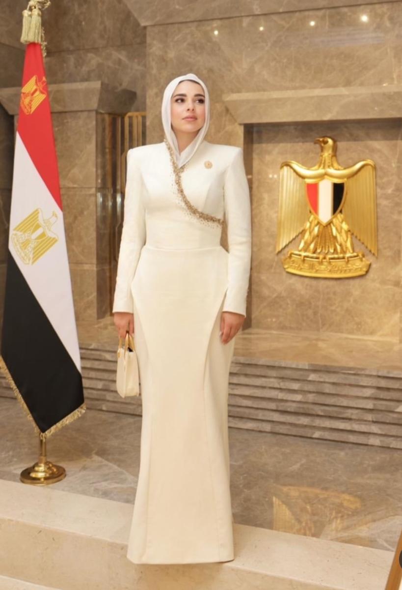 آية السيسي بفستان مستوحى من الحضارة المصرية بتوقيع مرام بورهان