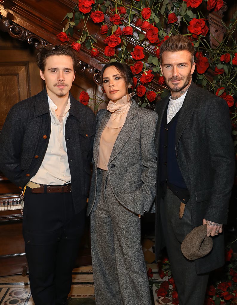 فيكتوريا بيكهام - Victoria Beckham - بروكلين بيكهام - Brooklyn Peltz Beckham - ديفيد بيكهام - David Beckham - نيكولا بيلتز - Nicola Peltz Beckham - خلاف عائلة بيكهام - Beckham family feud - إنستغرام Instagram - WSJ Magazine - The Wall Street Journal - أخبار المشاهير - celebrity news - Hollywood news