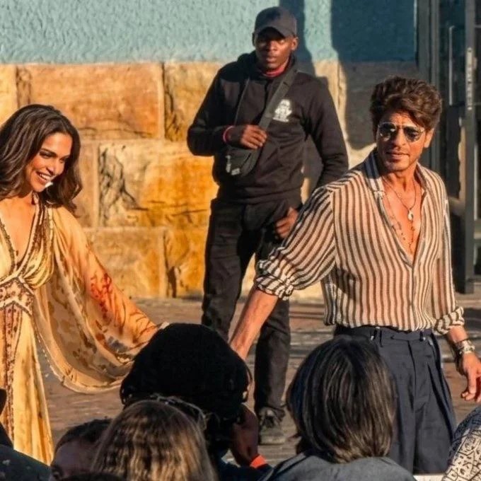 Deepika Padukone pregnancy حمل ديبيكا بادوكون - Deepika Padukone King movie فيلم King ديبيكا بادوكون - Shah Rukh Khan King film فيلم شاروخان King - Deepika Padukone South Africa shoot تصوير ديبيكا بادوكون جنوب أفريقيا - Ranveer Singh Deepika pregnancy announcement إعلان حمل ديبيكا بادوكون رانفير سينغ - King movie release date 2026 موعد عرض فيلم King 2026 - Shah Rukh Khan new movie King فيلم شاروخان الجديد King - Suhana Khan debut King ظهور سوهانا خان الأول King - Bollywood news Deepika Padukone أخبار بوليوود ديبيكا بادوكون - Raaka movie Allu Arjun Atlee فيلم Raaka ألو أرجون أتلي - Deepika Padukone second pregnancy news خبر الحمل الثاني ديبيكا بادوكون