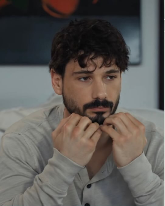 اطلالة Deniz Can Aktaş 