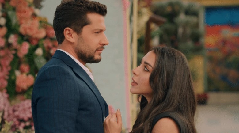 أنس طيارة، هيا مرعشلي، حب ع ورق، مسلسل حب ع ورق، أوس ولين، كواليس حب ع ورق، أنس طيارة وهيا مرعشلي، عندما تشيخ الذئاب، ريم ميلاد، دراما سورية، مسلسلات سورية، أخبار أنس طيارة، أخبار هيا مرعشلي.