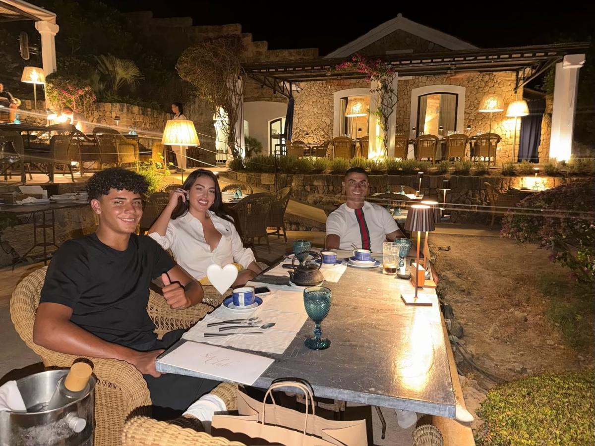 جورجينا رودريغيز - Georgina Rodríguez - كريستيانو رونالدو - Cristiano Ronaldo - جورجينا رودريغيز إنستغرام - Georgina Rodríguez Instagram - صور جورجينا رودريغيز بالبيكيني - التنمر على جورجينا رودريغيز - رسالة جورجينا رودريغيز - كريستيانو رونالدو يدعم جورجينا - أخبار كريستيانو رونالدو - أخبار جورجينا رودريغيز - Mallorca - مايوركا - Cristiano Jr. - تقبل الجسد - Body Positivity - Body Shaming - Cristiano Ronaldo fiancée - Georgina Rodríguez bikini photos - Georgina Rodríguez body shaming - Cristiano Ronaldo news - Celebrity News - Hollywood News - Entertainment News