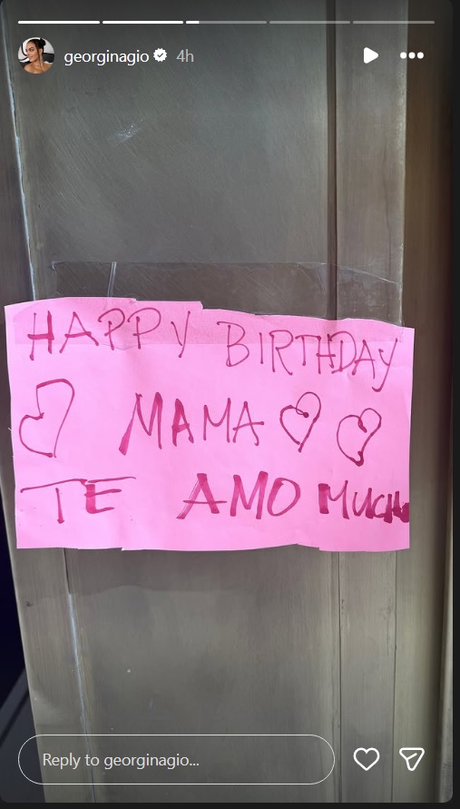 كريستيانو رونالدو Cristiano Ronaldo - جورجينا رودريغيز Georgina Rodriguez - عيد ميلاد جورجينا - رسالة رومانسية رونالدو - كريستيانو رونالدو إنستغرام - علاقة كريستيانو رونالدو وجورجينا - خطوبة كريستيانو رونالدو - عائلة كريستيانو رونالدو - نجوم كرة القدم وحياتهم الشخصية - أخبار المشاهير العالميين