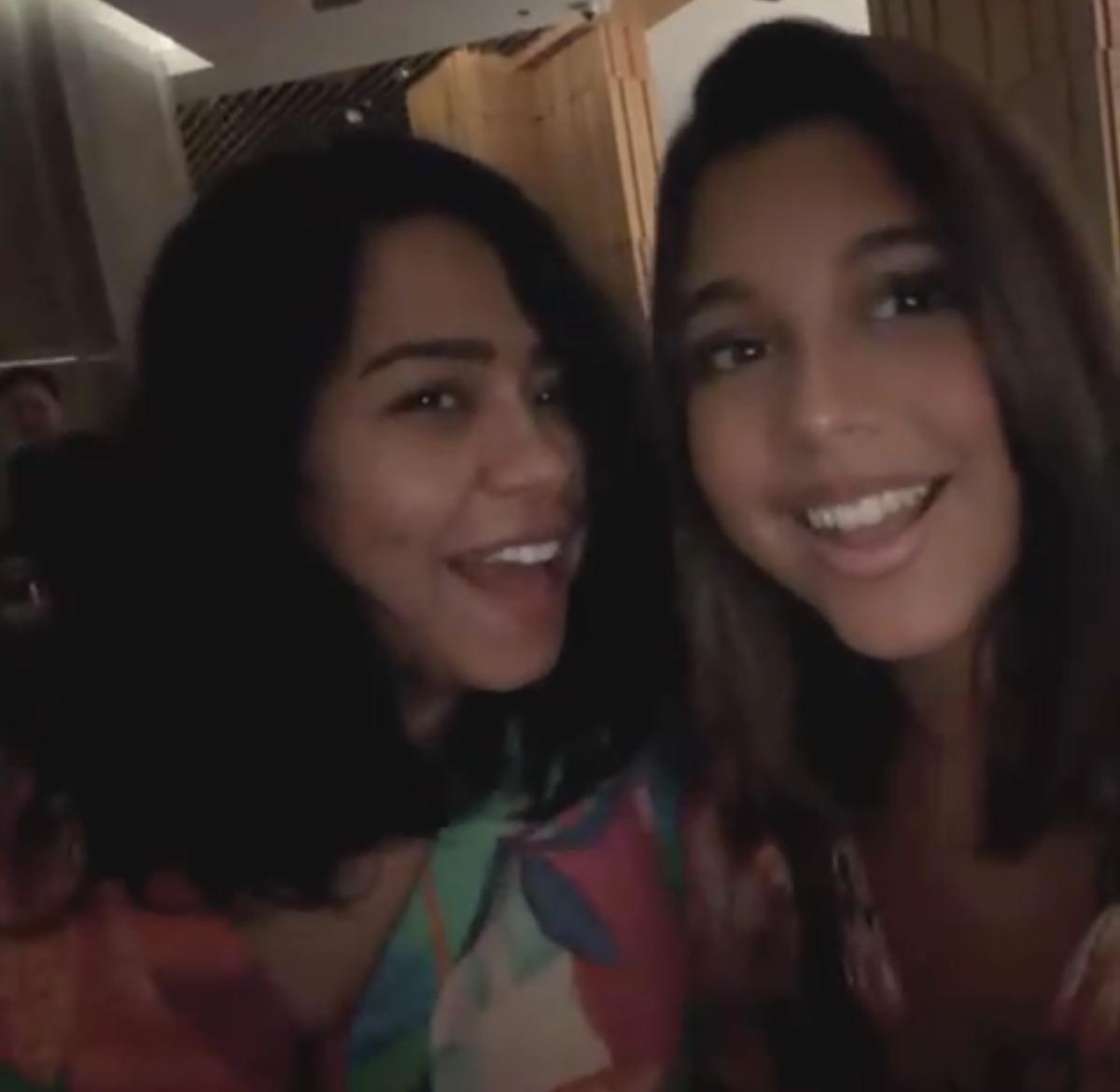 شيرين عبدالوهاب مع ابنتها هنا