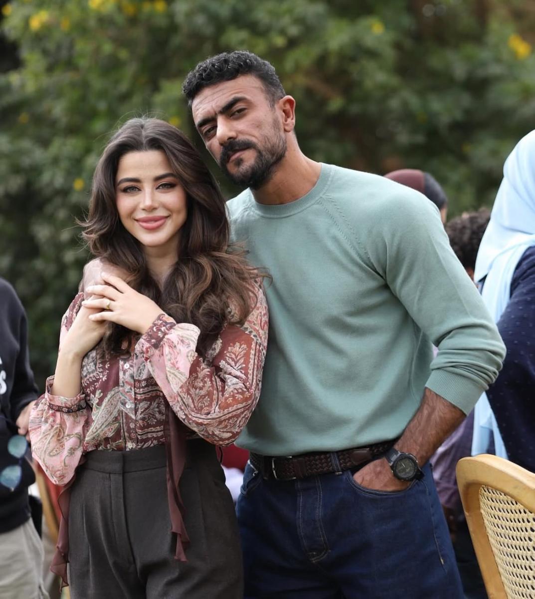 أحمد العوضي و يارا السكري