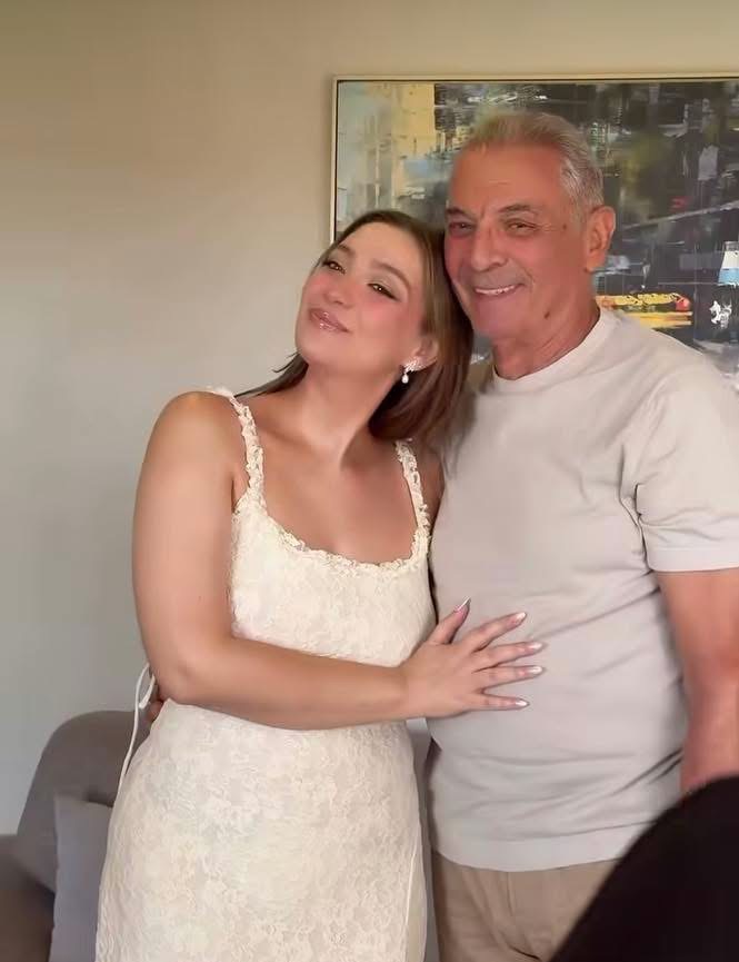 محمود حميدة يشارك ابنته الرقص على أغنية ولا يا ولا في حفل زفافها