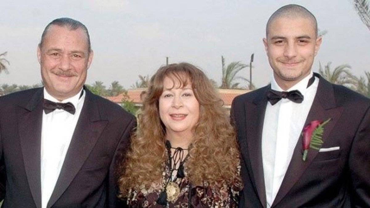 أحمد الفيشاوي ووالديه