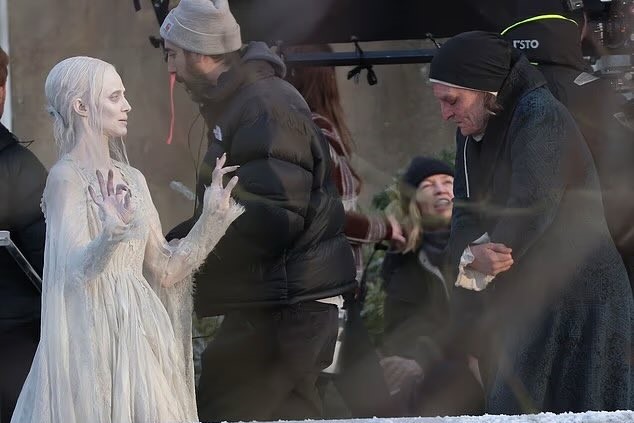 جوني ديب Johnny Depp - إبنيزر سكروج Ebenezer Scrooge - A Christmas Carol - فيلم Ebenezer: A Christmas Carol - تشارلز ديكنز Charles Dickens - أندريا رايزبورو Andrea Riseborough - تي ويست Ti West - لندن London - Paramount Pictures - عودة جوني ديب إلى هوليوود - أفلام عيد الميلاد - تصوير أفلام في لندن - نجوم هوليوود - أخبار السينما العالمية