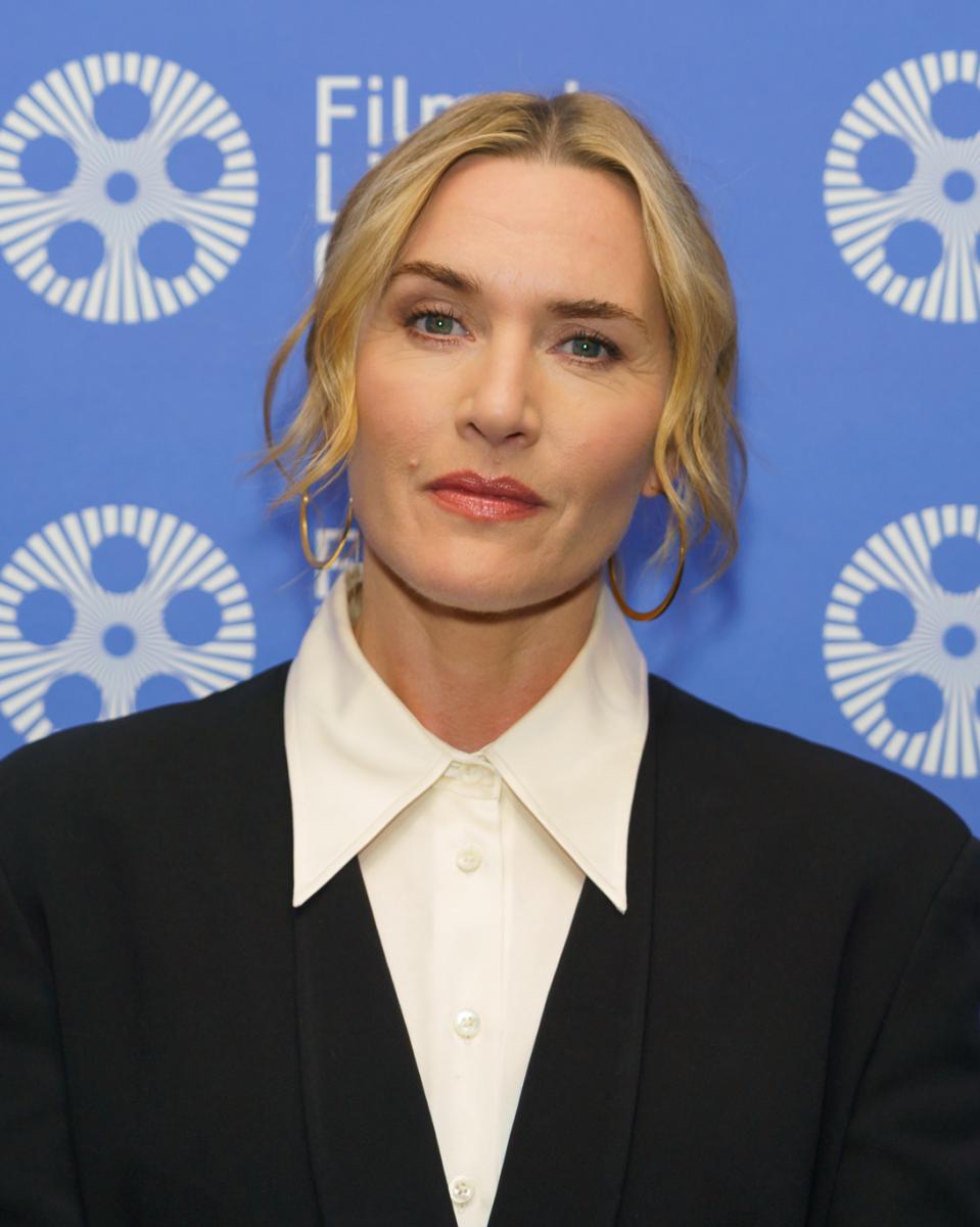 منيا عقل، Mounia Akl، المخرجة اللبنانية منيا عقل - كيت وينسلت، Kate Winslet، The Unheard، مسلسل The Unheard، The Unheard Netflix، مسلسل نتفليكس الجديد، نتفليكس، Netflix، جاك ثورن، Jack Thorne، Adolescence، Maxine Peake، ماكسين بيك، Costa Brava Lebanon، السينما اللبنانية، مسلسلات نتفليكس 2027، أخبار هوليوود، أخبار نتفليكس