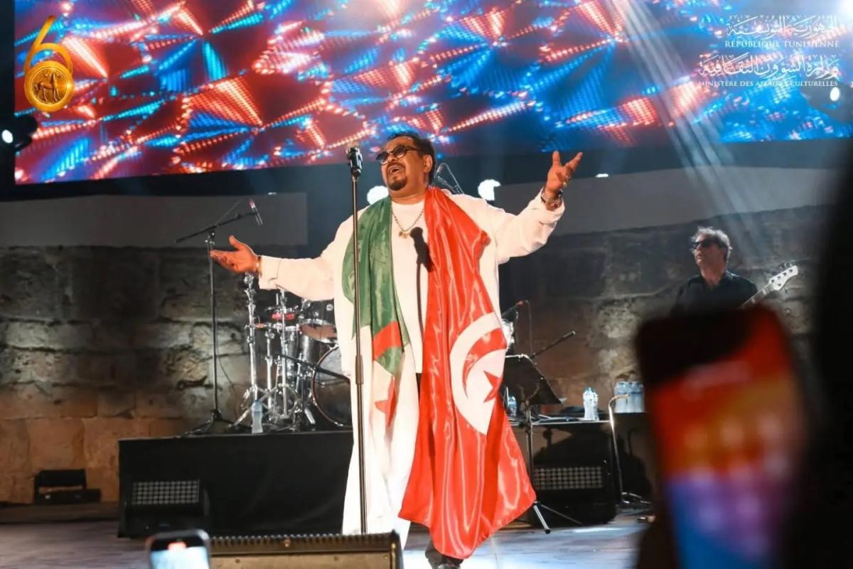 الشاب خالد، Cheb Khaled، مهرجان قرطاج، Festival International de Carthage، صابر الرباعي، Saber Rebai، لطفي بوشناق، Lotfi Bouchnak، قرطاج 2026، حفل الشاب خالد، أغاني الشاب خالد، Ragda، Ya Chebba، Sbabi Ntya، Les Ailes، المغرب العربي، ET بالعربي