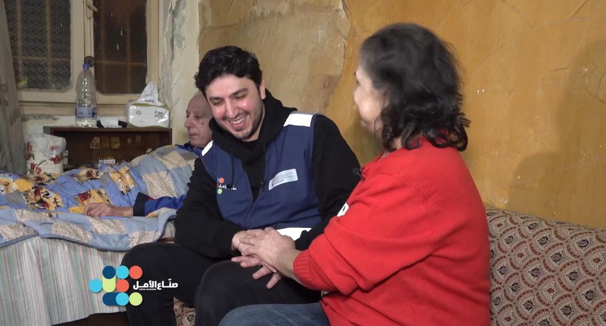 محمد شاكر - الفن يصنع الأمل - ET بالعربي - صناع الأمل - مبادرات إنسانية - قصص إنسانية في لبنان - دعم كبار السن - مساعدات إنسانية