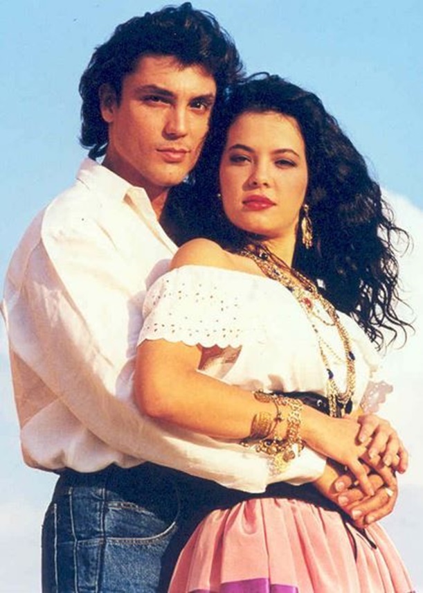 كورايما توريس، نادين نجيم، كاساندرا، سمرا، مسلسل سمرا، نادين نجيم سمرا، كورايما توريس ET بالعربي، كاساندرا، أوزفالدو ريوس، مسلسل كاساندرا، الفصول الأربعة، قادة الإنسانية، سر جمال كورايما توريس، الدراما الفنزويلية، ET بالعربي.