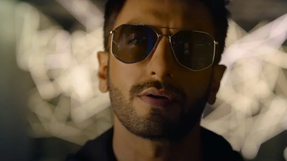 رانفير سينغ - Ranveer Singh - Don 3 - فرحان أختر - Farhan Akhtar - بوليوود - Bollywood - Excel Entertainment - FWICE - أزمة Don 3 - انسحاب رانفير سينغ - تعويضات Don 3 - فيلم Don 3 - شاروخان - Shah Rukh Khan - ريتيش سيدهواني - Ritesh Sidhwani - Producers Guild of India - Dhurandhar - أخبار بوليوود - أفلام هندية - خلافات بوليوود - مقاطعة رانفير سينغ - Ranveer Singh banned - Don franchise