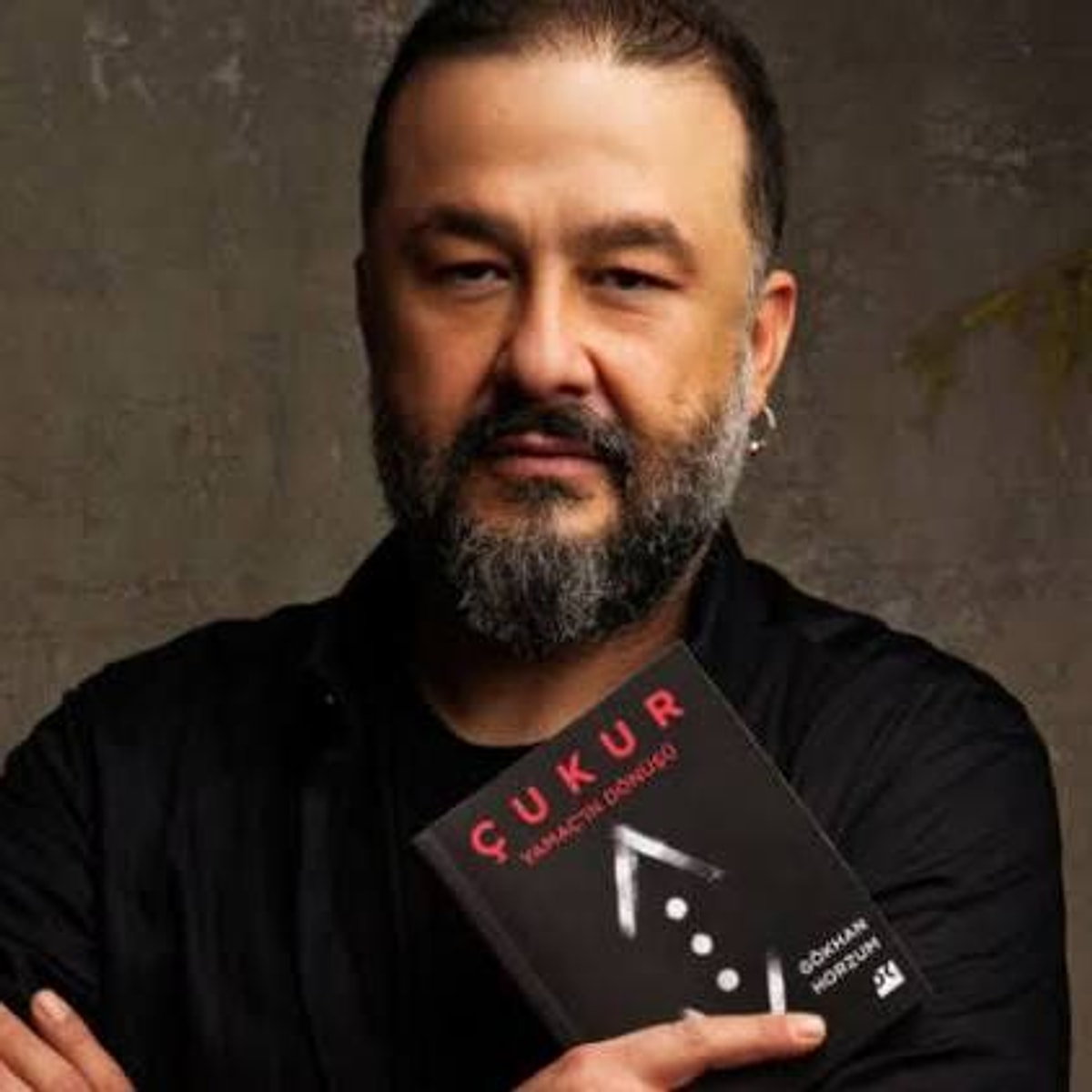 كاتب مسلسل الحفرة