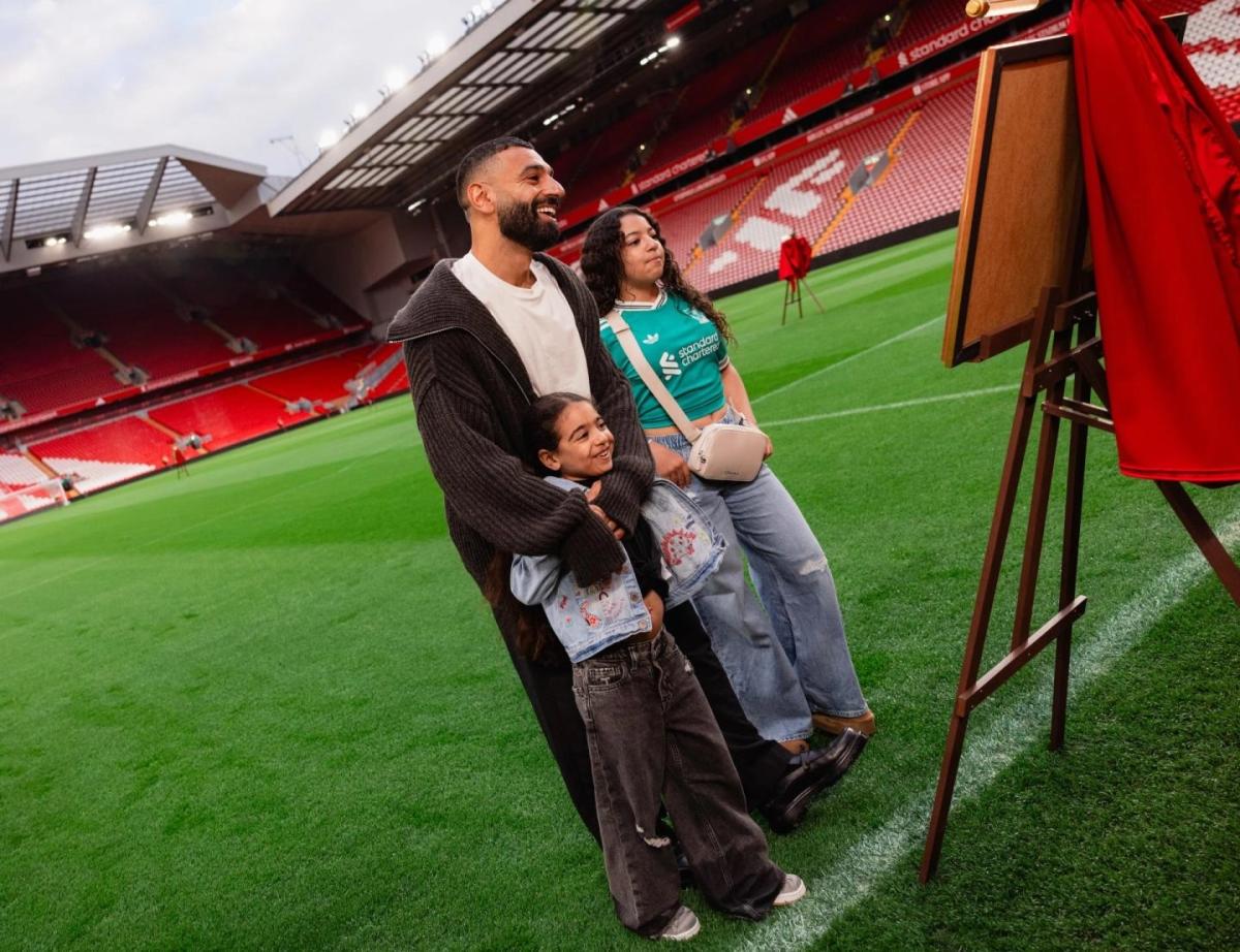 محمد صلاح - Mohamed Salah - ليفربول - Liverpool FC - وثائقي محمد صلاح - Salah Farewell to the King - بنات محمد صلاح - مكة محمد صلاح - كايان محمد صلاح - محمد صلاح ليفربول - Anfield - الدوري الإنجليزي الممتاز - Premier League - ستيفن جيرارد - Steven Gerrard - فيرجيل فان دايك - Virgil van Dijk - وداع محمد صلاح - فيلم محمد صلاح الوثائقي - أخبار محمد صلاح - Liverpool documentary - Mohamed Salah documentary