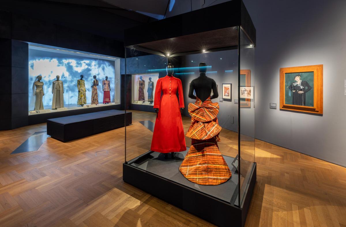 معرض استثنائي يحتفي بإرث سكياباريللي في لندن