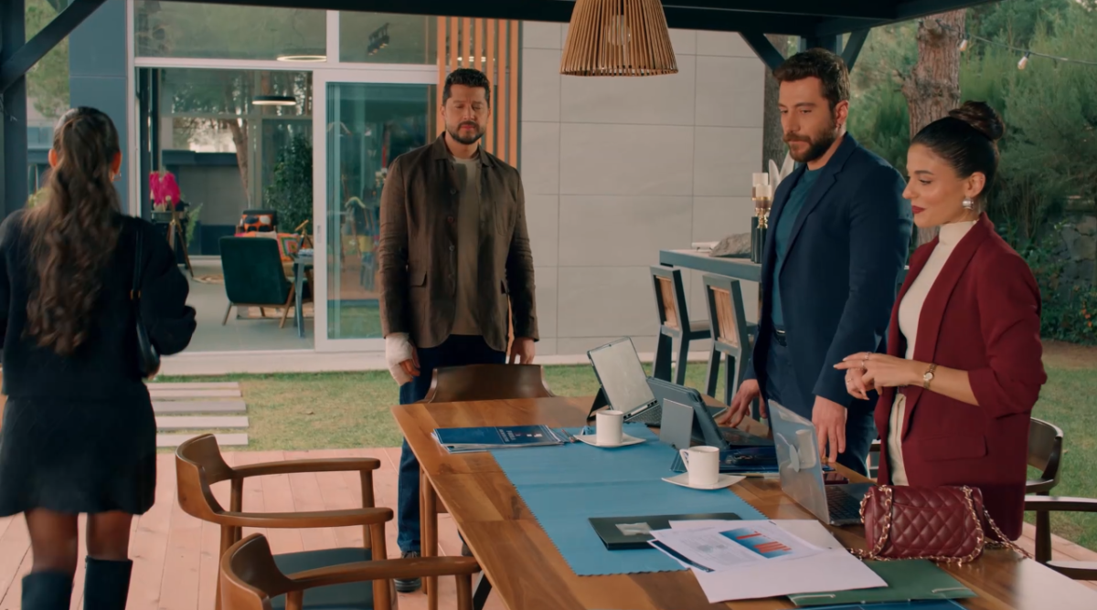 مسلسل حب على ورق الحلقة 19